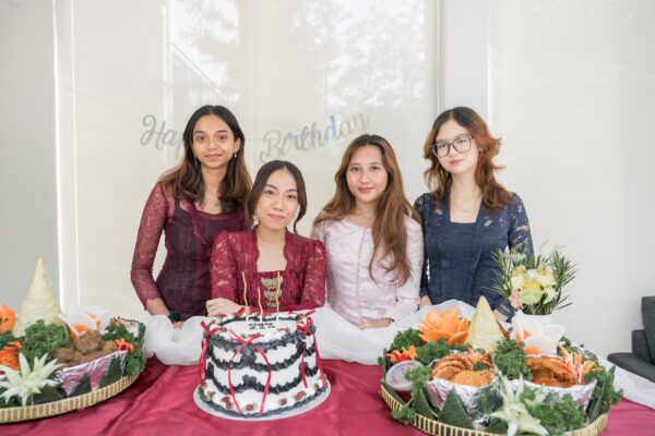 ria_21st_birthday_gardens_by_the_bay_pod_hotel2