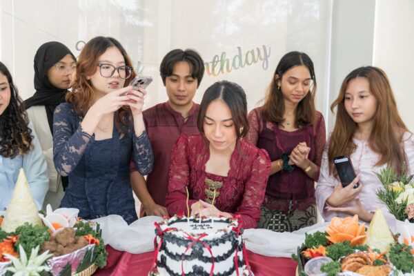 ria_21st_birthday_gardens_by_the_bay_pod_hotel9