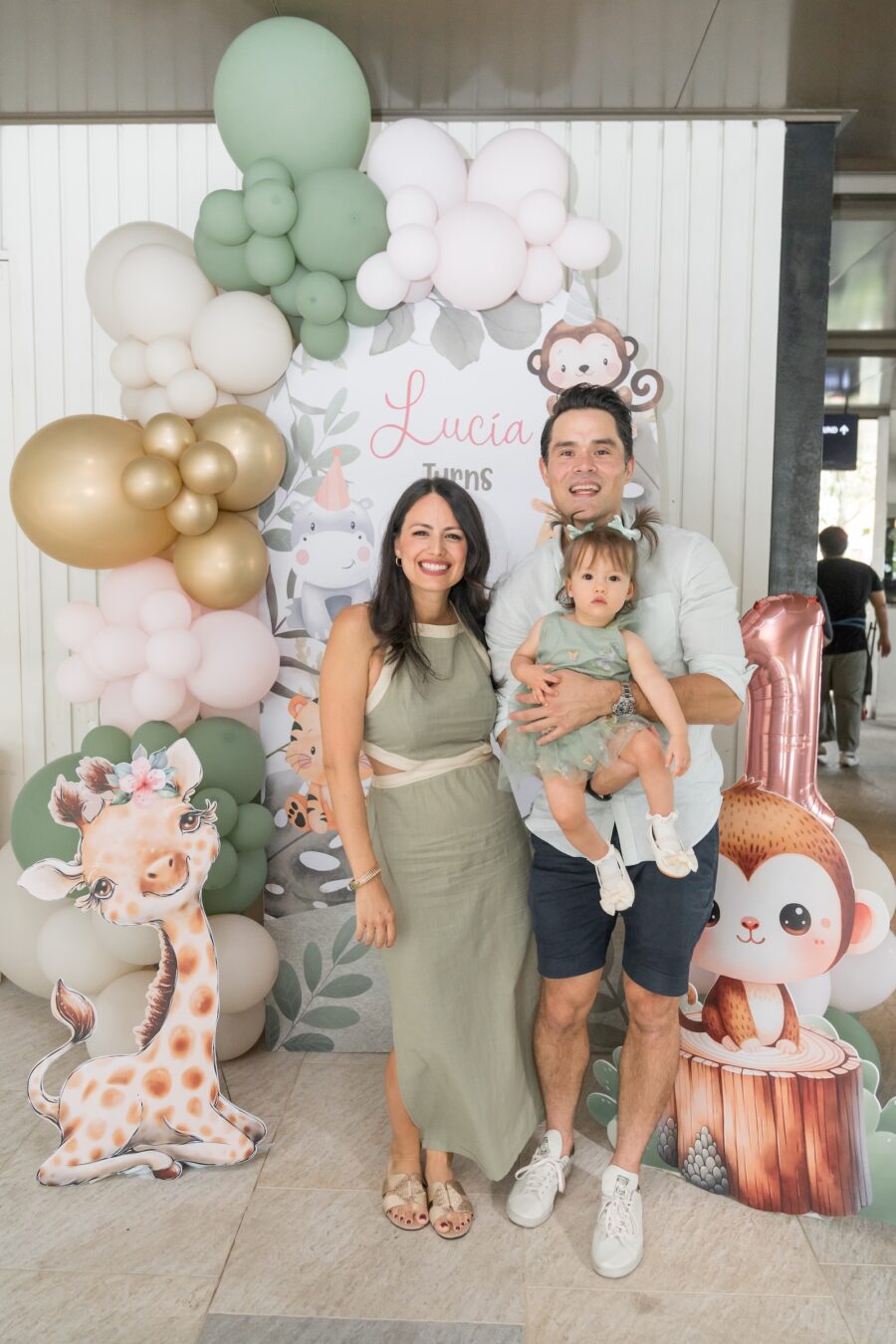 lucia-1st-birthday-jimmy-monkeys3