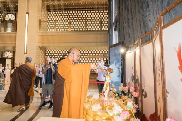 nirvana-memorial-garden-vesak-day-event31