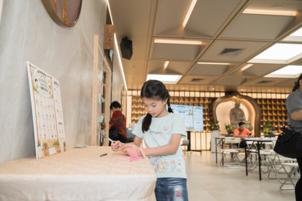 nirvana-memorial-garden-vesak-day-event35