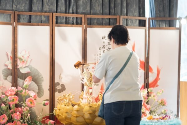 nirvana-memorial-garden-vesak-day-event82